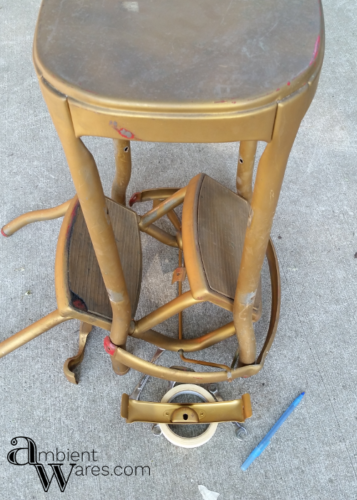 Vintage Cosco Step Stool gets a Modern Farmhouse Styled Makeover